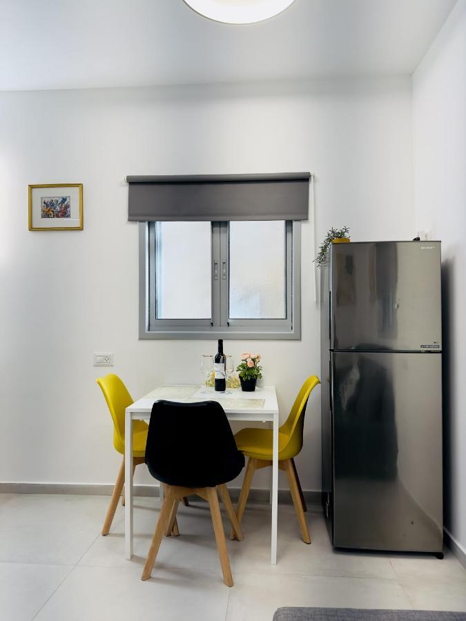Amazing 2Rooms Apt In Bat Yam - Step By The Beach Exterior foto