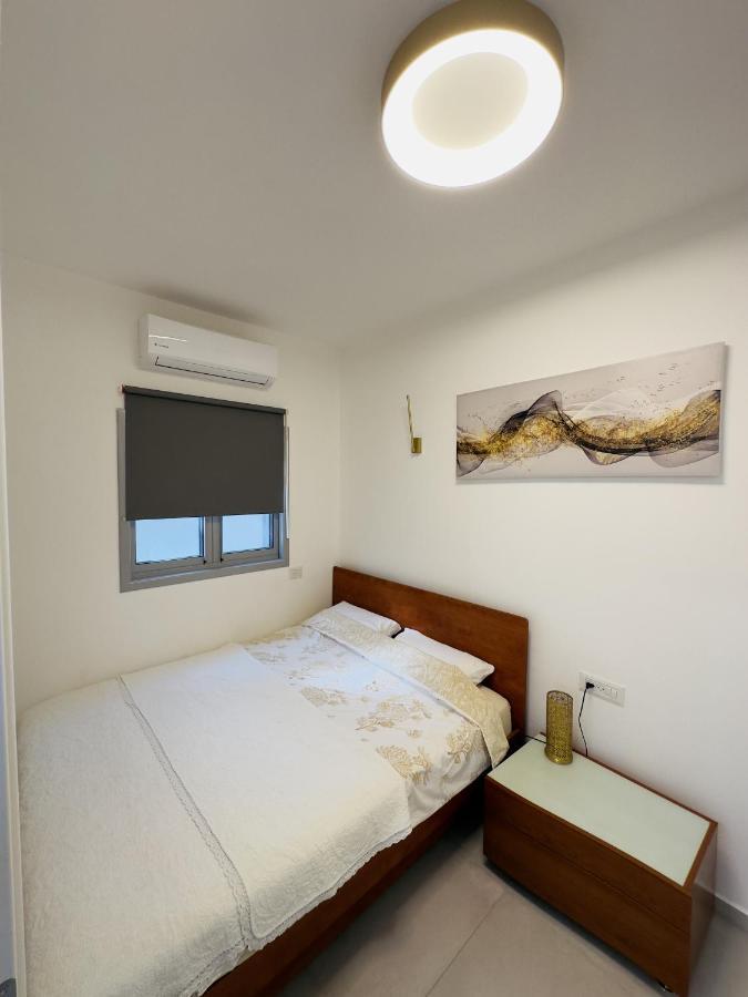 Amazing 2Rooms Apt In Bat Yam - Step By The Beach Exterior foto