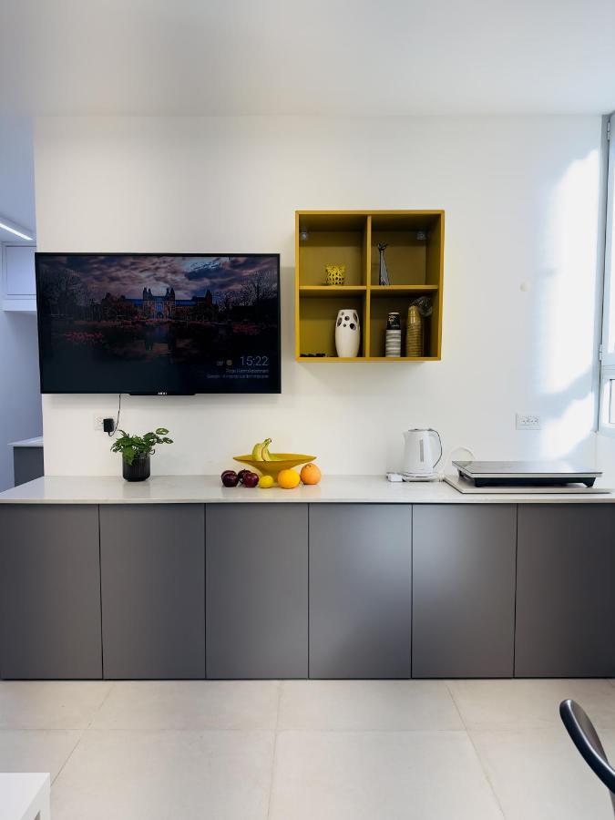 Amazing 2Rooms Apt In Bat Yam - Step By The Beach Exterior foto